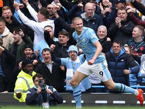 重庆狼队归期吃瓜,吃瓜群众翘首以待