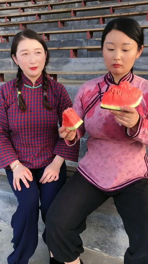 甜妹小羊吃瓜,甜妹小羊的瓜田奇遇记