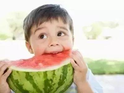 孩子吃瓜好吃不好,美味还是隐患？揭秘瓜果的甜蜜与挑战