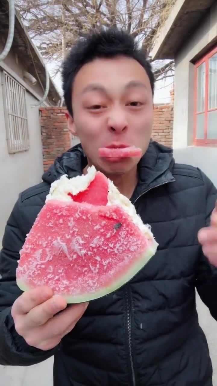 吃瓜直播间吃大雪糕,吃瓜群众共享大雪糕美味时光